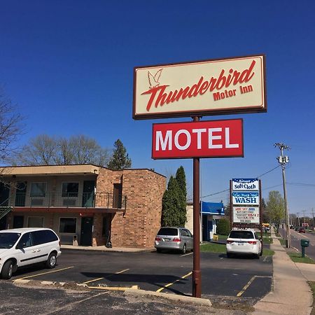 Thunderbird Motor Inn Baraboo Exterior photo